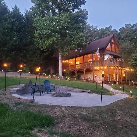 Smoky Mountain Cabin - Hot Tub - Fire Pit マーフィ エクステリア 写真