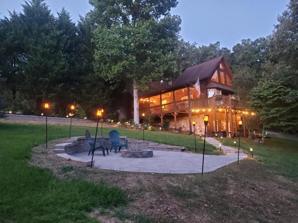 Smoky Mountain Cabin - Hot Tub - Fire Pit マーフィ エクステリア 写真