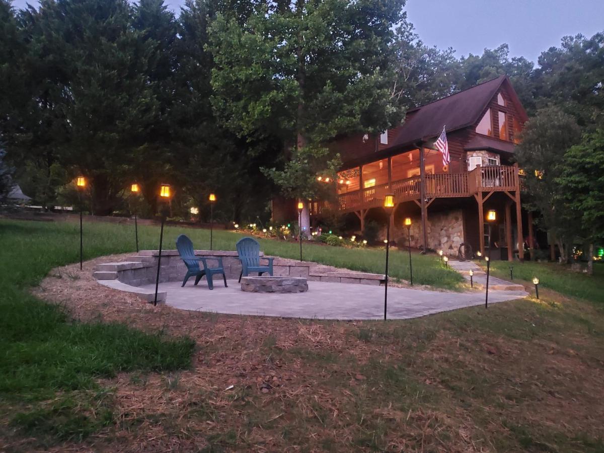 Smoky Mountain Cabin - Hot Tub - Fire Pit マーフィ エクステリア 写真